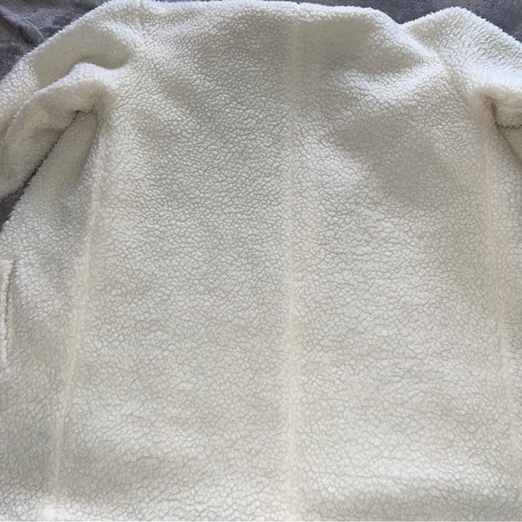Zaful faux fur fuzzy coat - Picture 4 of 12
